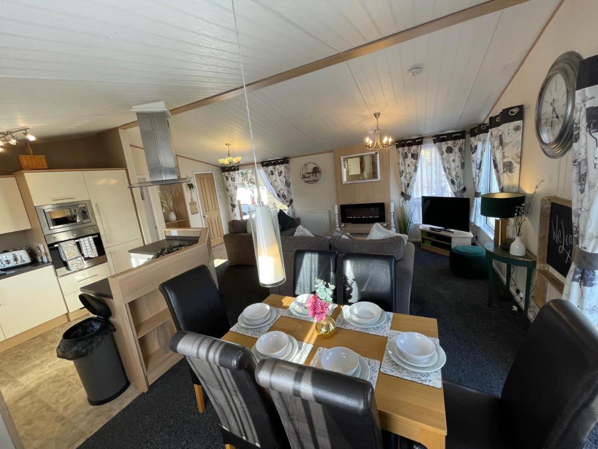 Дом отдыха Rudd Luxury Lakeside With Fishing & Hot Tub@tattershall Таттершолл