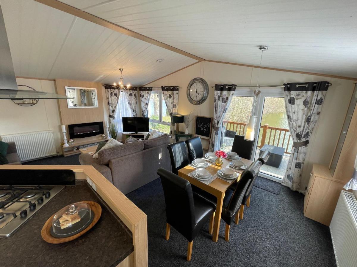 Дом отдыха Rudd Luxury Lakeside With Fishing & Hot Tub@tattershall *